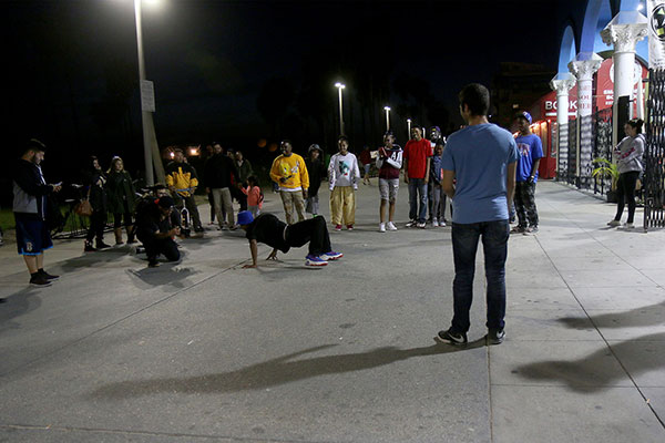 Impromptu break dance on Venice Beach