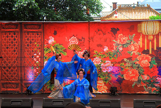 Japanese Dancers, Chinatown Mall