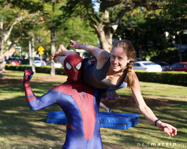 Bronwen, Slackline & Acro at New Farm Park