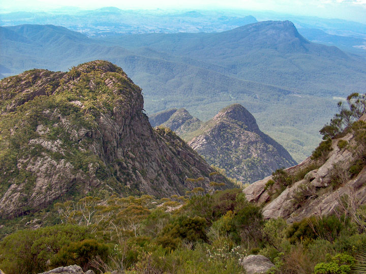 Bushwalk up Mt Barney  via South (Peasant's) Ridge