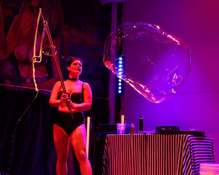 Miss Bubbles (Carissa White), Sexy Sunday Cabaret, Mo's Desert Clubhouse, Burleigh