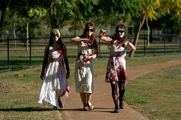 Jamie, Grace & Stella all zombie in da hood