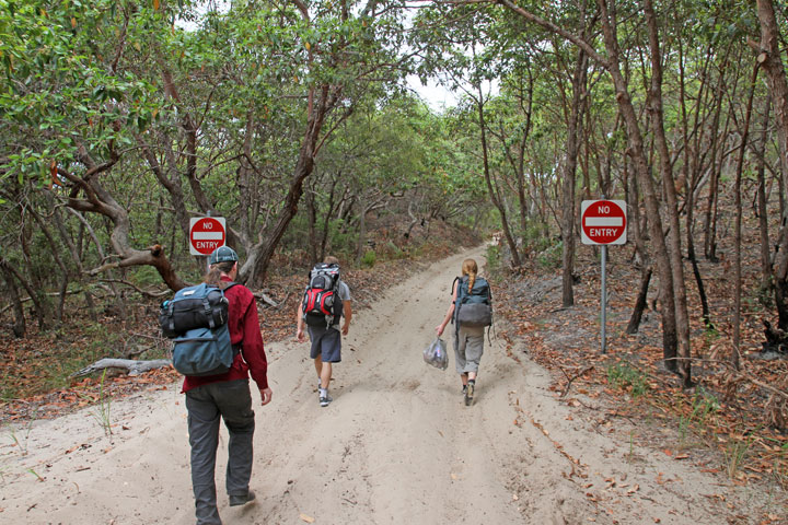 Maz, Chris, Bronwen, Moreton Island