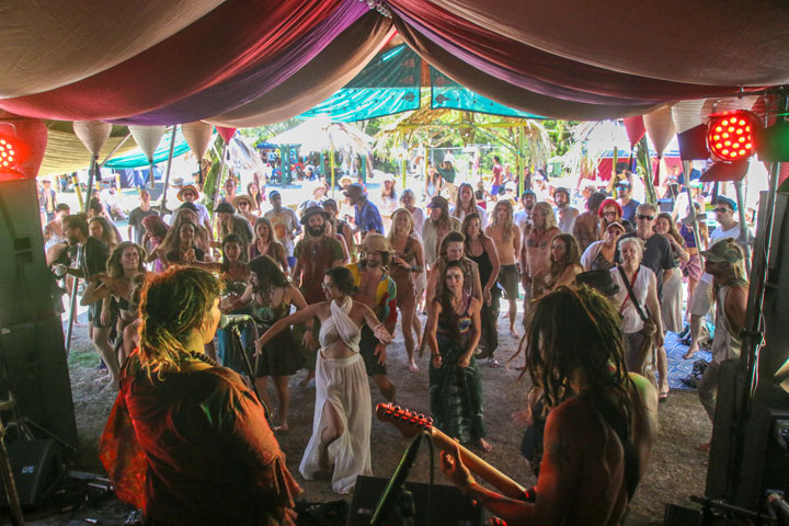 Vaggaphonics at Chai 'N' Vibe, Island Vibe Festival, Stradbroke Island