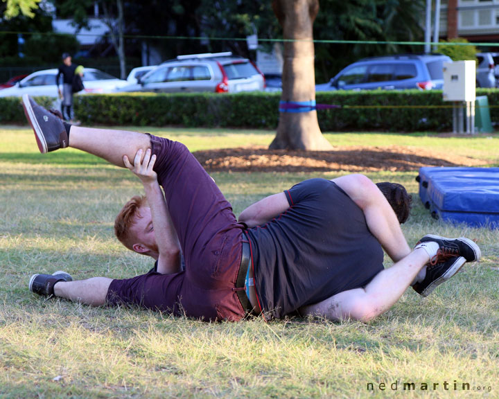 Slackline & Acro at New Farm Park