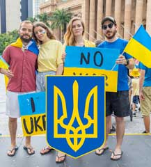 Bronwen & I attend a #StandWithUkraine Protest.