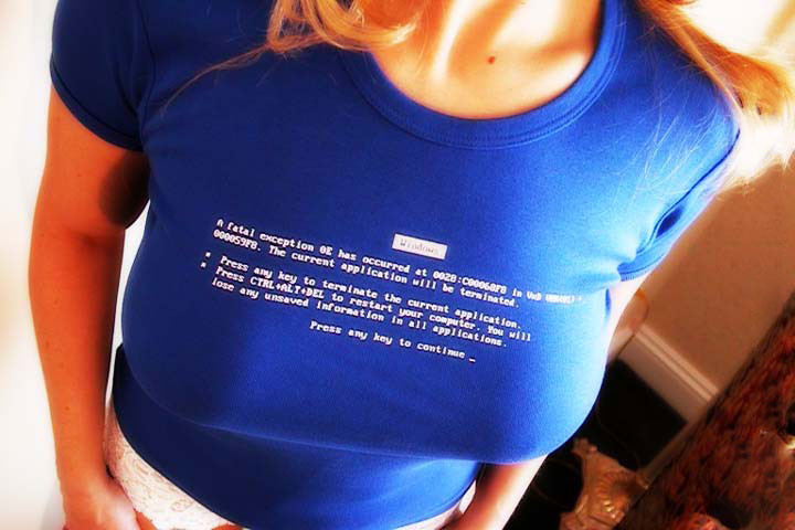 BSOD shirt on busty woman